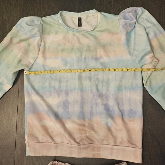 Stylish sweats - Picture 9 of 13